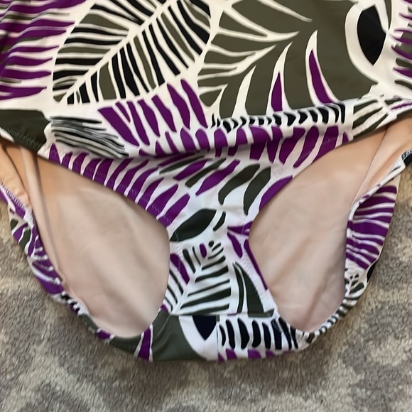 Lands End Womens One Piece Swimsuit Halter Tie Neck Purple Leaf Print 16 - Picture 3 of 5